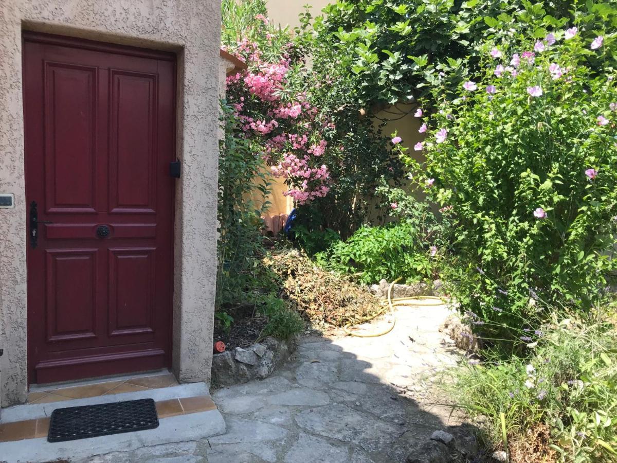 Chambre climatisée avec sdb privée dans une villa avec piscine privée Marseille Extérieur photo